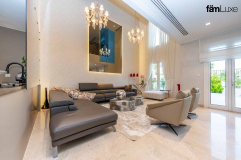 Вилла Дубай, БАӘ-да 3 жатын бөлмелер, 356.4 м² № 652428 - фото 3