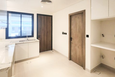Vila u Dubai Land, UAE 5 spavaćih soba, 384.62 m2 Br. 757376 - fotografija 14