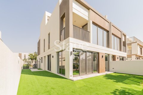 Vila u gradu Tilal Al Ghaf, Dubai, UAE 4 spavaće sobe, 226 m2 Br. 652593 - Slika 1