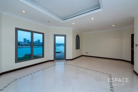 Villa Palm Jumeirah, Dubaijā, AAE 4 istabas, 465 m2 Nr. 649483 - attēls 10