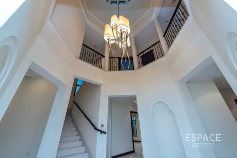 Villa Palm Jumeirah, Dubaijā, AAE 4 istabas, 465 m2 Nr. 649483 - attēls 8