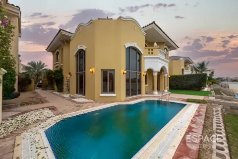 Villa i Palm Jumeirah, Dubai, Emiratene 4 soverom, 465 kvm nr. 649483