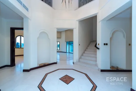 Villa Palm Jumeirah, Dubaijā, AAE 4 istabas, 465 m2 Nr. 649483 - attēls 7