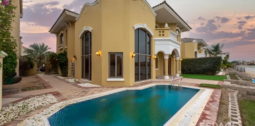 Villa Palm Jumeirah, Dubaijā, AAE 4 istabas, 465 m2 Nr. 649483