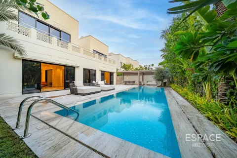 Villa til salg i Meadows, Dubai, UAE 4 soveværelser, 332 kvm № 649486 - foto 2