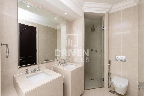 Apartment til salg i Downtown Dubai (Downtown Burj Dubai), Dubai, UAE 2 soveværelser, 132.02 kvm № 744173 - foto 18