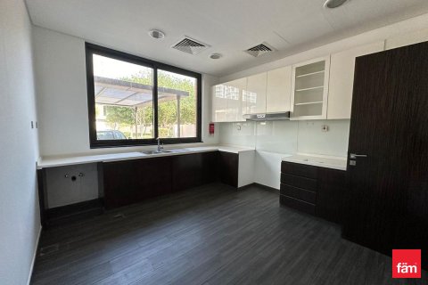 Villa in Dubai, UAE 3 bedrooms, 378.3 sq.m. № 714007 - photo 12