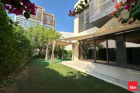 Villa in Dubai, UAE 3 bedrooms, 378.3 sq.m. № 714007 - photo 15
