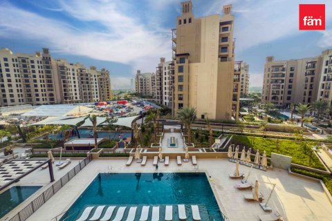 Apartment in Umm Suqeim, Dubai, UAE 3 bedrooms, 172.1 sq.m. № 689028