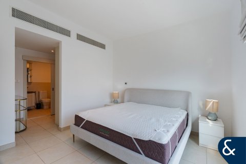 Apartmen di TRAVO di The Views, Dubai, UAE 1 bilik tidur, 77 meter persegi № 698339 - foto 10