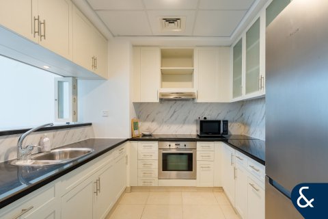 Apartmen di TRAVO di The Views, Dubai, UAE 1 bilik tidur, 77 meter persegi № 698339 - foto 7