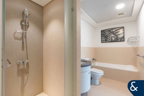 Apartmen di TRAVO di The Views, Dubai, UAE 1 bilik tidur, 77 meter persegi № 698339 - foto 13