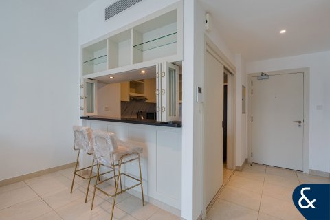 Apartmen di TRAVO di The Views, Dubai, UAE 1 bilik tidur, 77 meter persegi № 698339 - foto 2