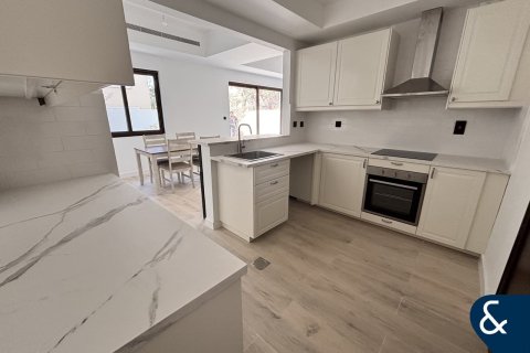 Vila v Reem, Dubai, SAE 3 spálne, 237 m2 č. 698337 - Fotografia 5