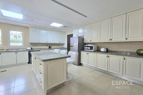 Villa itt: Arabian Ranches, Dubai, EAE, 4 hálószoba, 361 m², azonosító: 738410 - fénykép 6