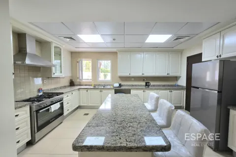 Villa itt: Arabian Ranches, Dubai, EAE, 4 hálószoba, 361 m², azonosító: 738410 - fénykép 7