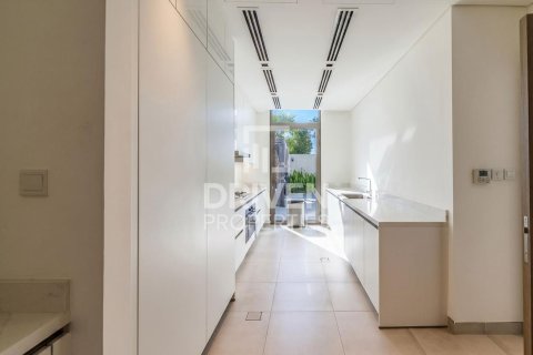 Vilë në Mohammed Bin Rashid City, Dubai, Emiratet e Bashkuara Arabe 4 dhoma gjumi, 569.96 m2. № 767267 - Foto 11