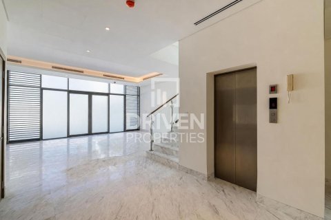 Vilë në Mohammed Bin Rashid City, Dubai, Emiratet e Bashkuara Arabe 4 dhoma gjumi, 595.69 m2. № 767266 - Foto 6