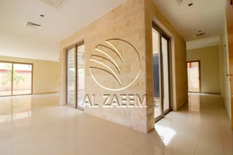 Villa till försäljning i Al Raha Gardens, Abu Dhabi, UAE 4 sovrum, 300 kvm Nr. 662938 - fotografi 2