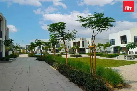 Villetta a schiera in affitto a Dubai, EAU 3 camere da letto, 121.2 mq. № 640253 - foto 1