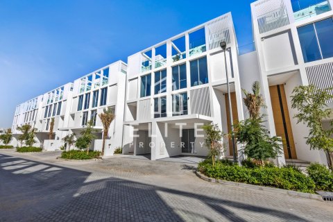 Dubai、UAEにあるヴィラ 4ベッドルーム No681720