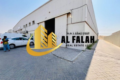 Almacén en alquiler en Al Sajaa, Sharjah, EAU 836 m2 № 650811 - foto 1