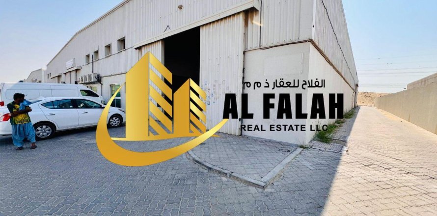 Almacén en Al Sajaa, Sharjah, EAU 836 m² № 650811