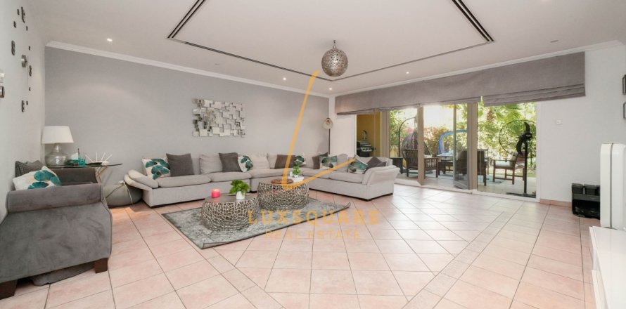 Rumah bandar di Green Community, Dubai, UAE 3 bilik tidur, 375 meter persegi № 699128