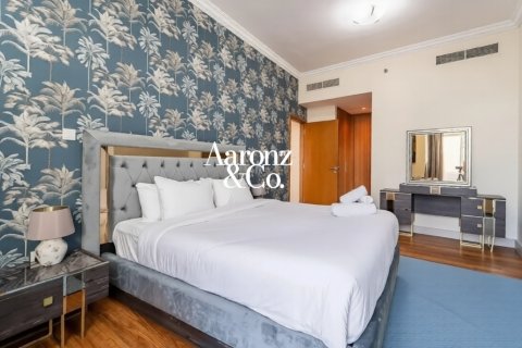 Apartment in Dubai Marina, Dubai, UAE 2 bedrooms, 136 sq.m. № 699131