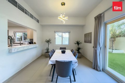Villa zum Verkauf in Dubai, VAE 4 Schlafzimmer, 400 m2 Nr. 678988 - Foto 24