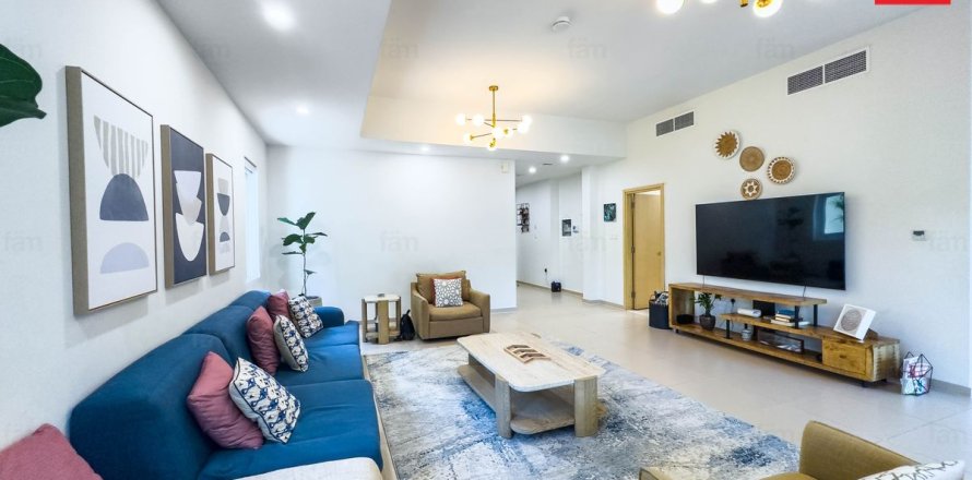 Villa in Dubai, VAE: 4 Schlafzimmer, 400 m2 Nr. 678988