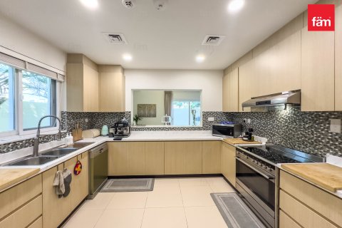 Vila u gradu Dubai, UAE 4 spavaće sobe, 399.9 m2 Br. 678988 - Slika 27
