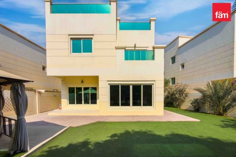 Villa til leie i Dubai, Emiratene 4 soverom, 501.5 kvm Nr. 655839 - Foto 8