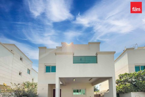 Villa til leie i Dubai, Emiratene 4 soverom, 501.5 kvm Nr. 655839 - Foto 2