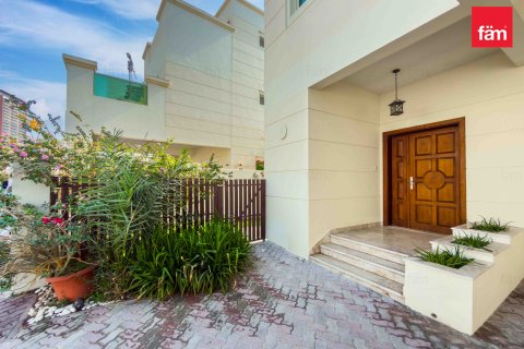 Villa til leie i Dubai, Emiratene 4 soverom, 501.5 kvm Nr. 655839 - Foto 4