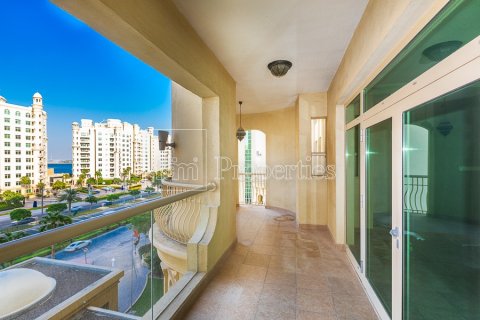 Lägenhet till försäljning i Palm Jumeirah, Dubai, UAE 2 sovrum, 147.3 kvm Nr. 655835 - fotografi 2