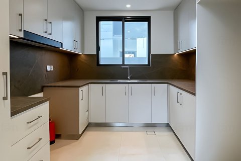 Vilă de închiriat în Dubai, EAU 4 dormitoare, 456 mp.  №655836 - poză 10