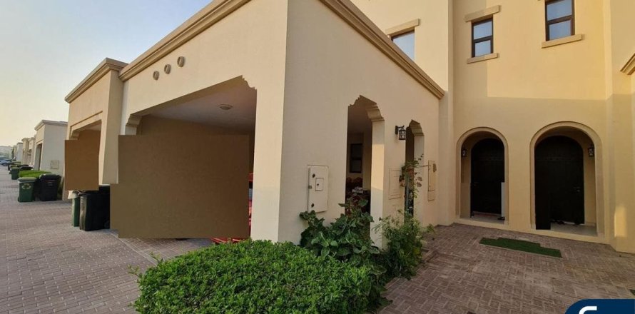 Vilë në Reem, Dubai, Emiratet e Bashkuara Arabe 3 dhoma gjumi, 203 m2. № 667720