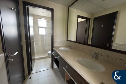 Villa till försäljning i Reem, Dubai, UAE 3 sovrum, 203 kvm Nr. 667720 - fotografi 7