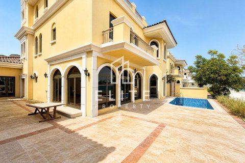 Villa til salg i Palm Jumeirah, Dubai, UAE 1 værelse, 665 kvm № 736334 - foto 1