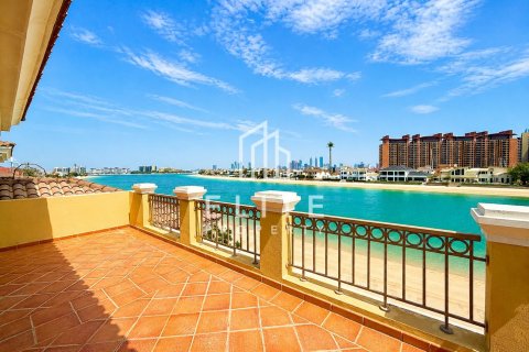 Villa til salg i Palm Jumeirah, Dubai, UAE 1 værelse, 665 kvm № 736334 - foto 9