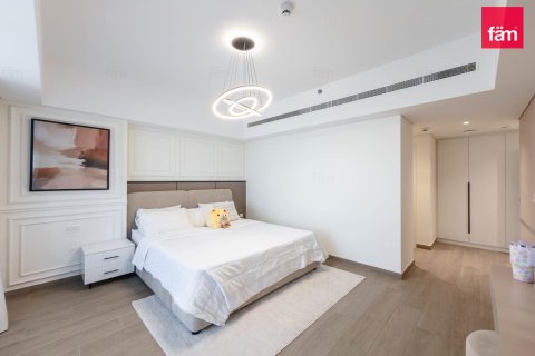 Apartment in Umm Suqeim, Dubai, UAE 3 bedrooms, 169.8 sq.m. № 726383 - photo 15