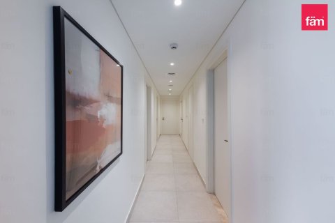 Apartment in Umm Suqeim, Dubai, UAE 3 bedrooms, 169.8 sq.m. № 726383 - photo 19