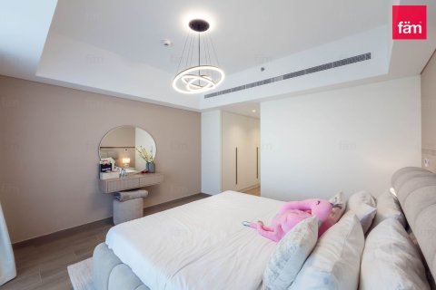 Apartment in Umm Suqeim, Dubai, UAE 3 bedrooms, 169.8 sq.m. № 726383 - photo 12