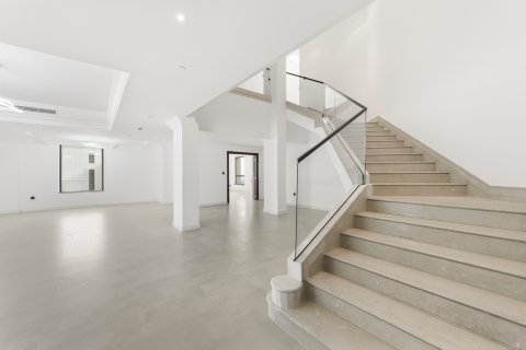 Müüa korter asukohaga Jumeirah Beach Residence, Dubai, AÜE: 5 magamistoaga, 569.47 m² Nr 749135 - pilt 2