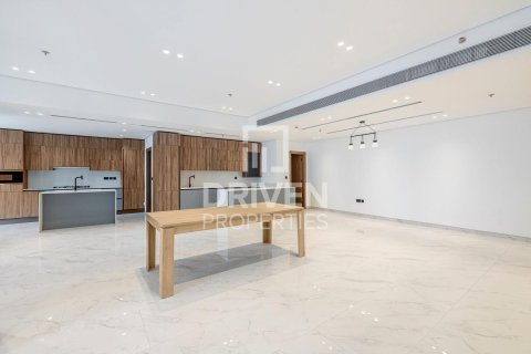 Apartmán v Business Bay, Dubai, SAE 3 spálne, 245 m2 č. 683791 - Fotografia 2