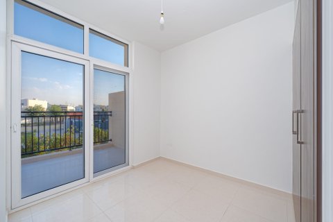 فيلا للإيجار في داماك هيلز (أكويا باي داماك)، دبي، الإمارات العربية المتحدة 4 غرفة نوم ، 112 متر مربع ، رقم 679658 - صورة 4