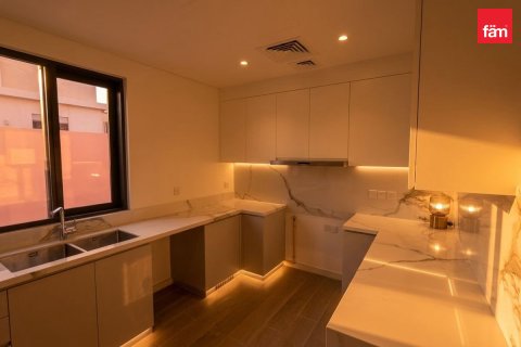 Casa urbana para arrendamento em Jebel Ali, Dubai, EAU 4 quartos, 339.6 m2 № 758353 - foto 5