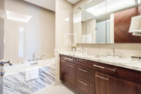 דירה להשכרה ב Downtown Dubai (Downtown Burj Dubai), Dubai, איחוד האמירויות 2 חדרי שינה, 158 מ"ר, מספר 684230 - תמונה 13