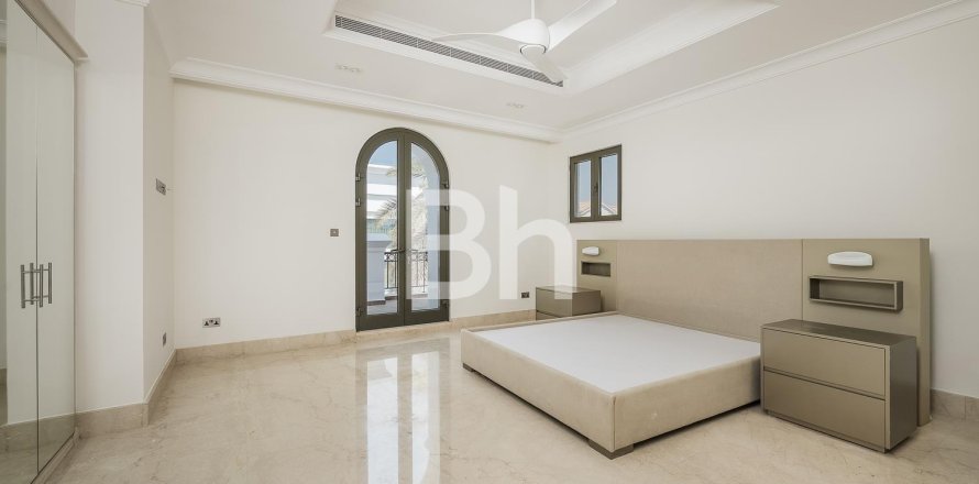 Villa in Palm Jumeirah, Dubai, UAE 5 bedrooms, 622.63 sq.m. № 750940